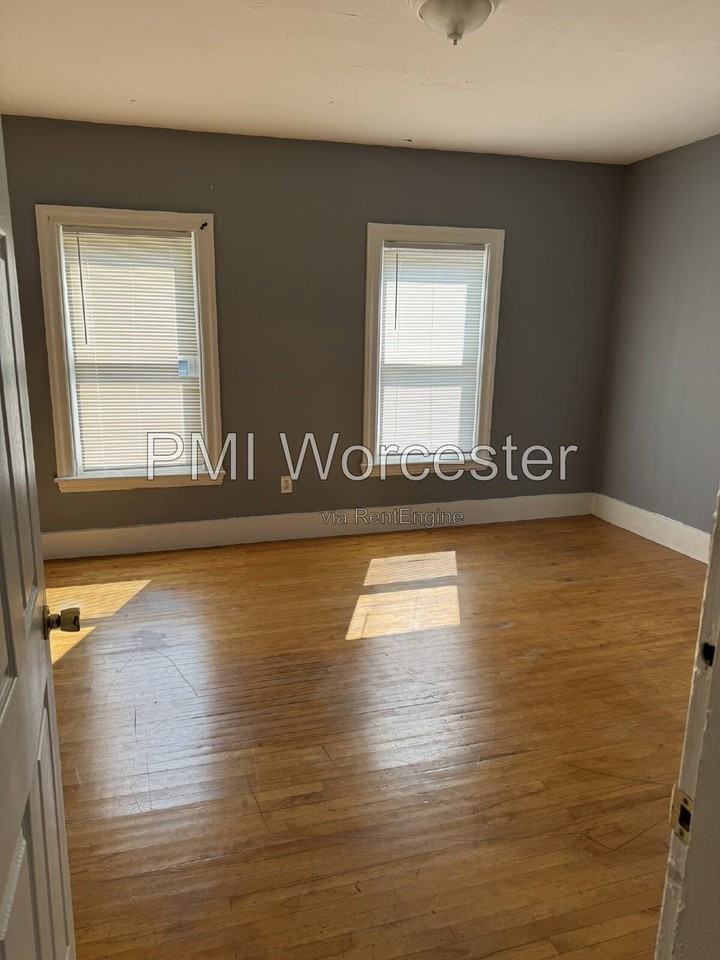 15 Goulding St #2 - Photo 4 of 17