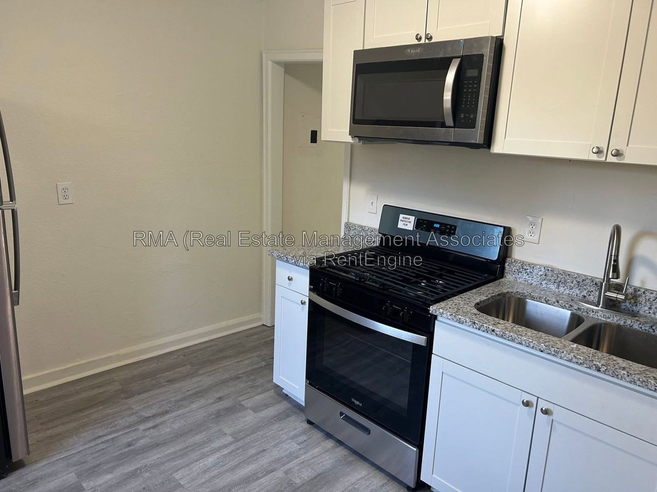 212 Austin Ave - Photo 3 of 6