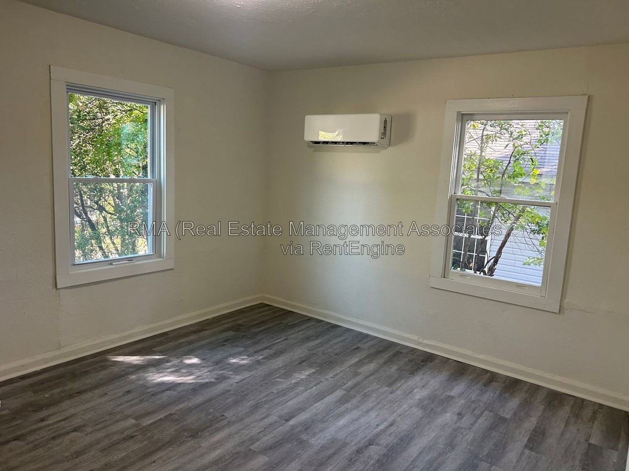 212 Austin Ave - Photo 5 of 6