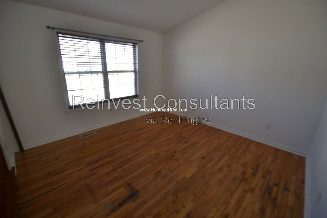 1458 Melinda Ln - Photo 2 of 16