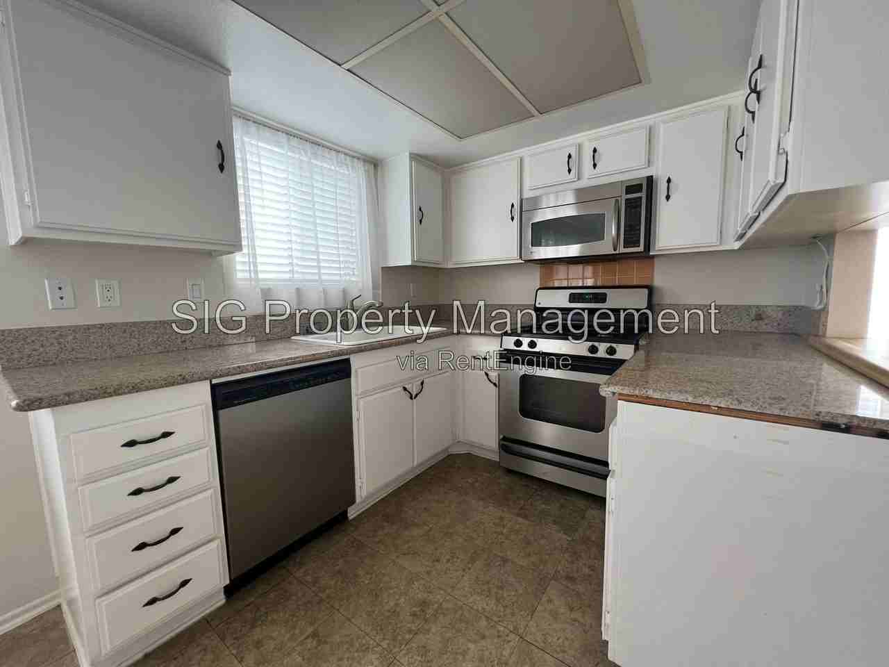 10480 Sunland Blvd #50 - Photo 6 of 27