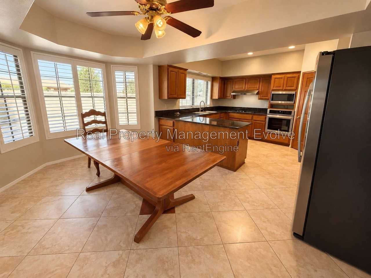 12416 N 66th Dr - Photo 4 of 27