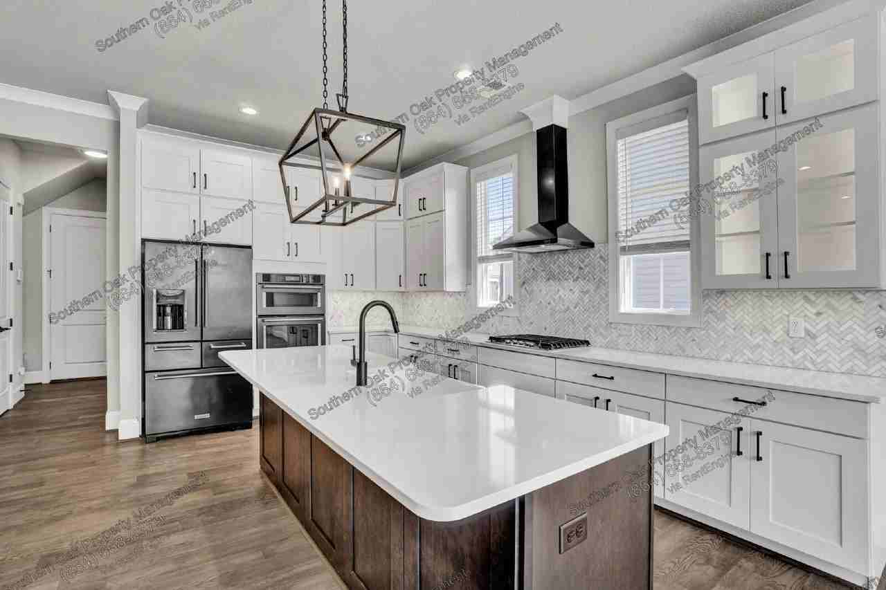 105 Stanbury Dr - Photo 3 of 39