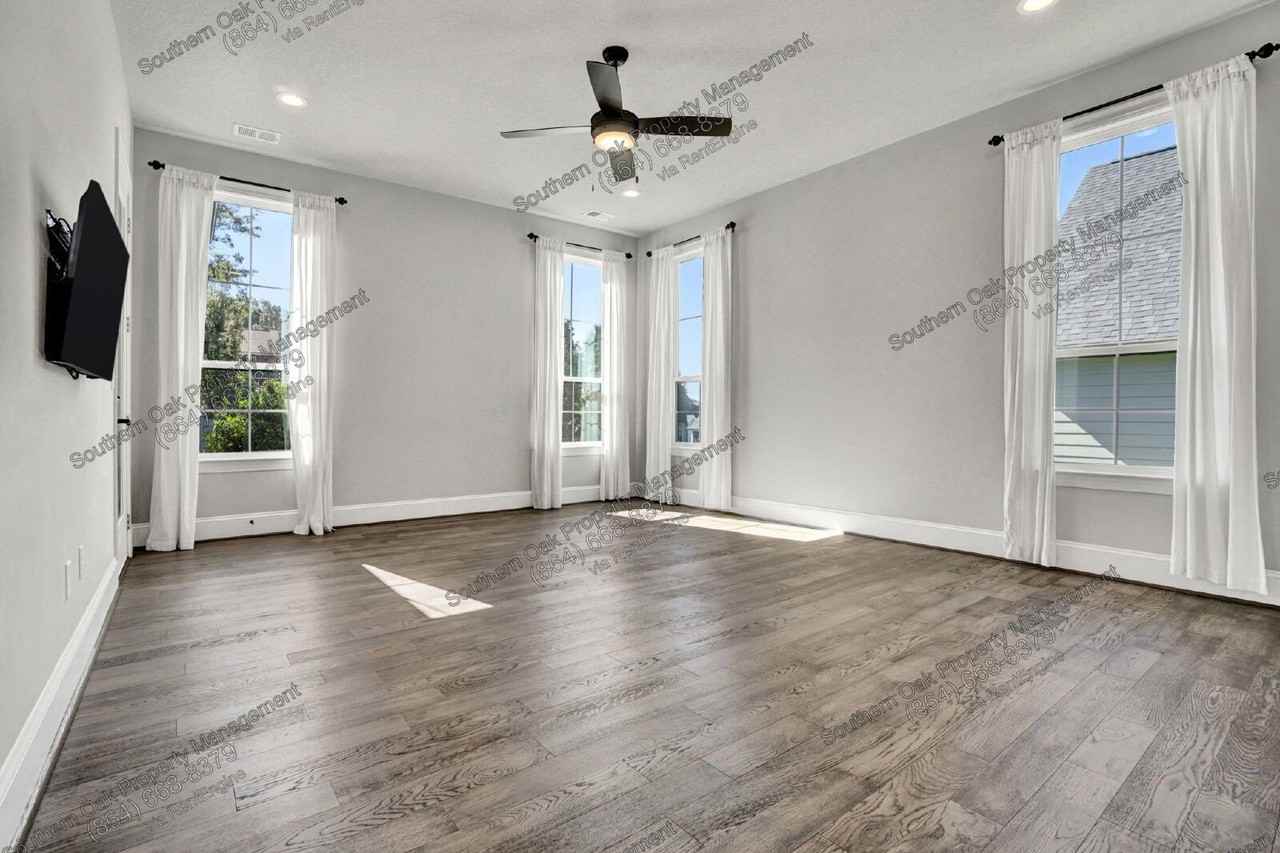 105 Stanbury Dr - Photo 6 of 39