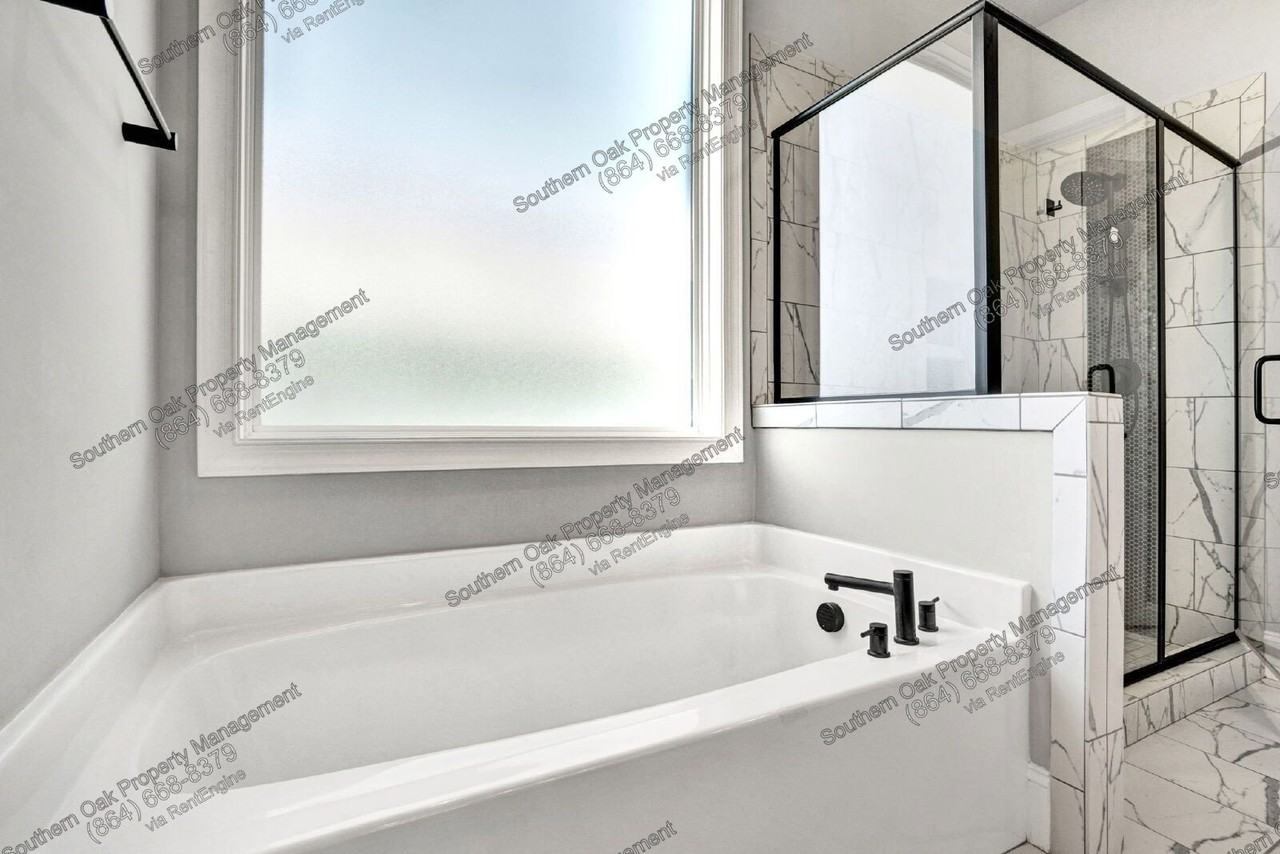 105 Stanbury Dr - Photo 7 of 39