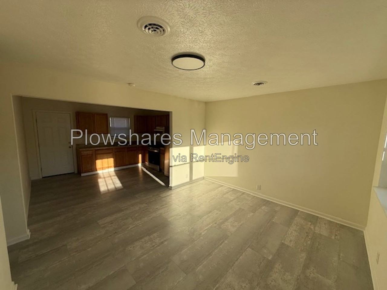 1325 Carriage Way #B - Photo 3 of 10