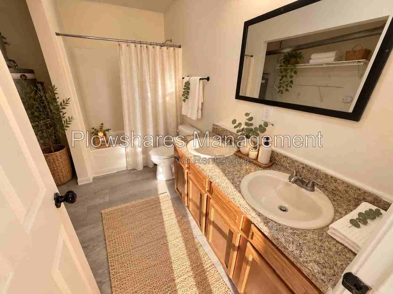1325 Carriage Way #B - Photo 4 of 10