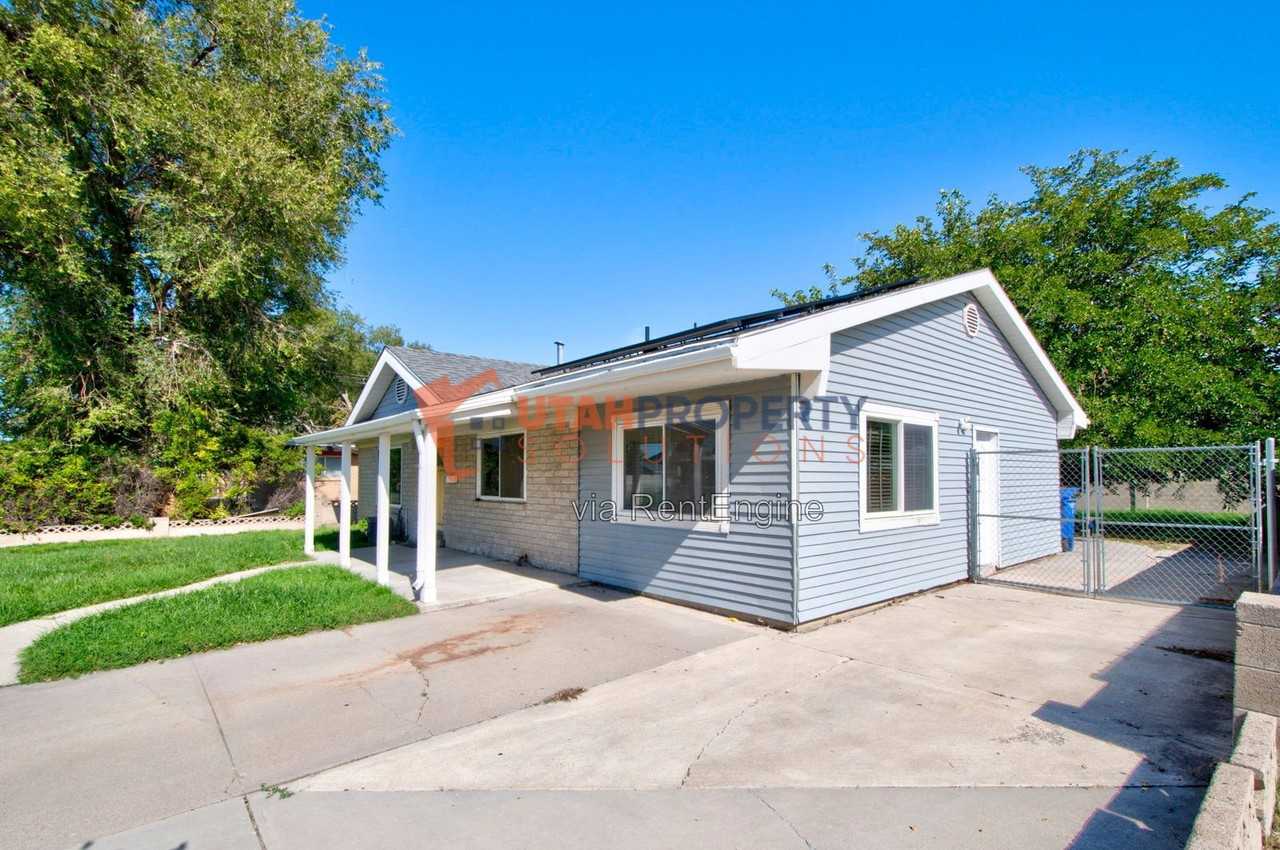 3121 S 4355 W - Photo 3 of 19