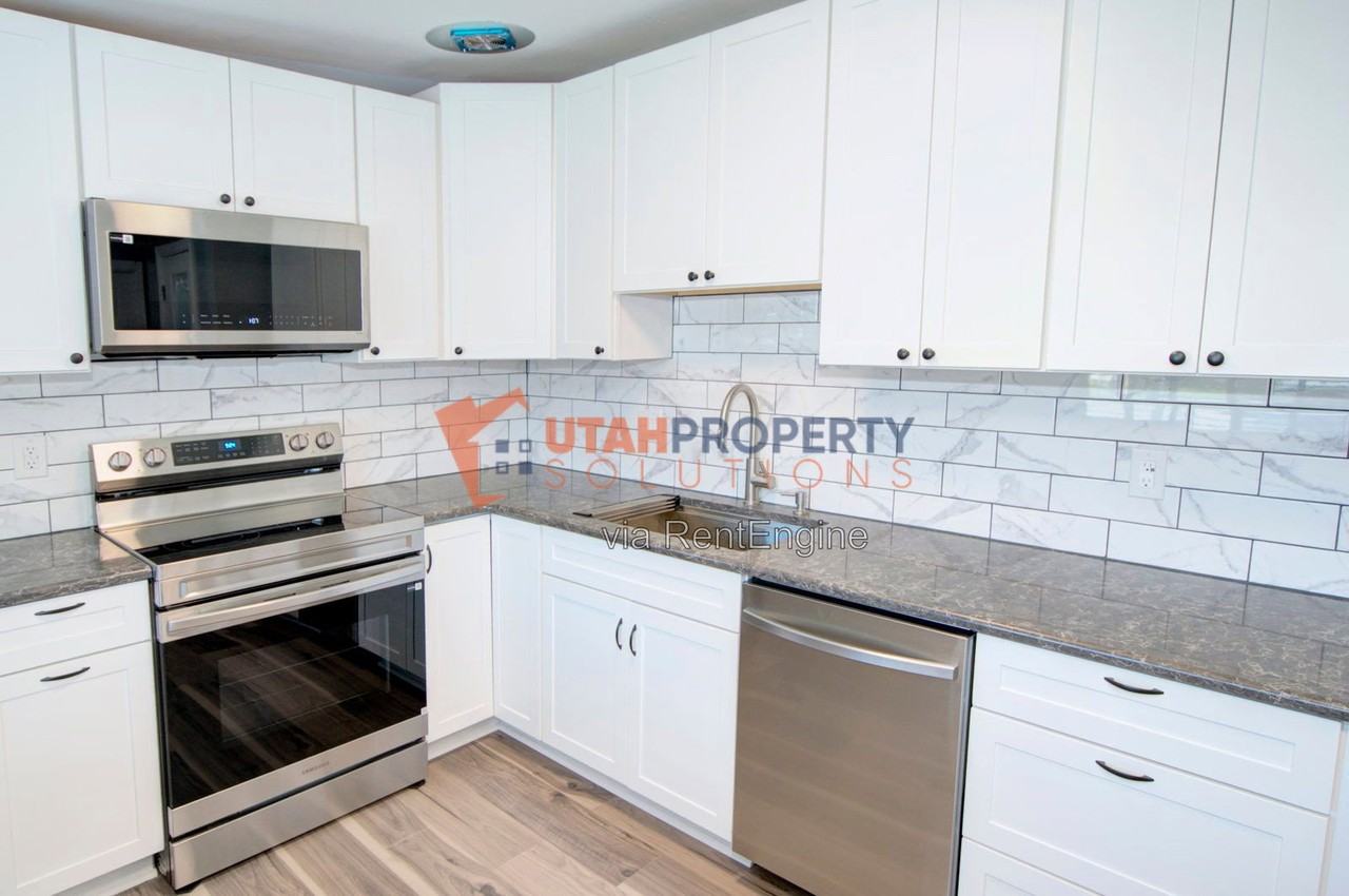 3121 S 4355 W - Photo 5 of 19