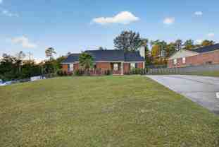 2809 Crosscreek Rd - Photo 1 of 1