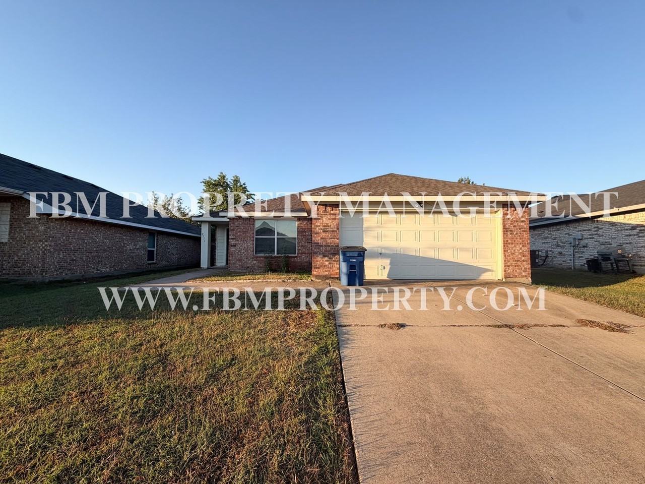 2111 Natchez Dr - Photo 2 of 23