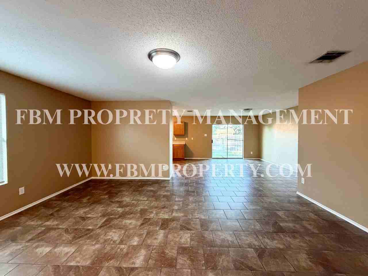 2111 Natchez Dr - Photo 4 of 23