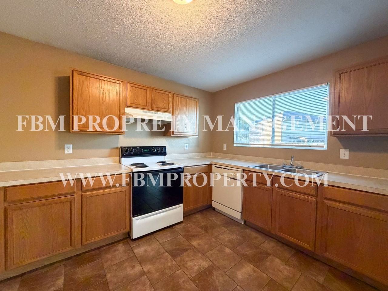 2111 Natchez Dr - Photo 6 of 23