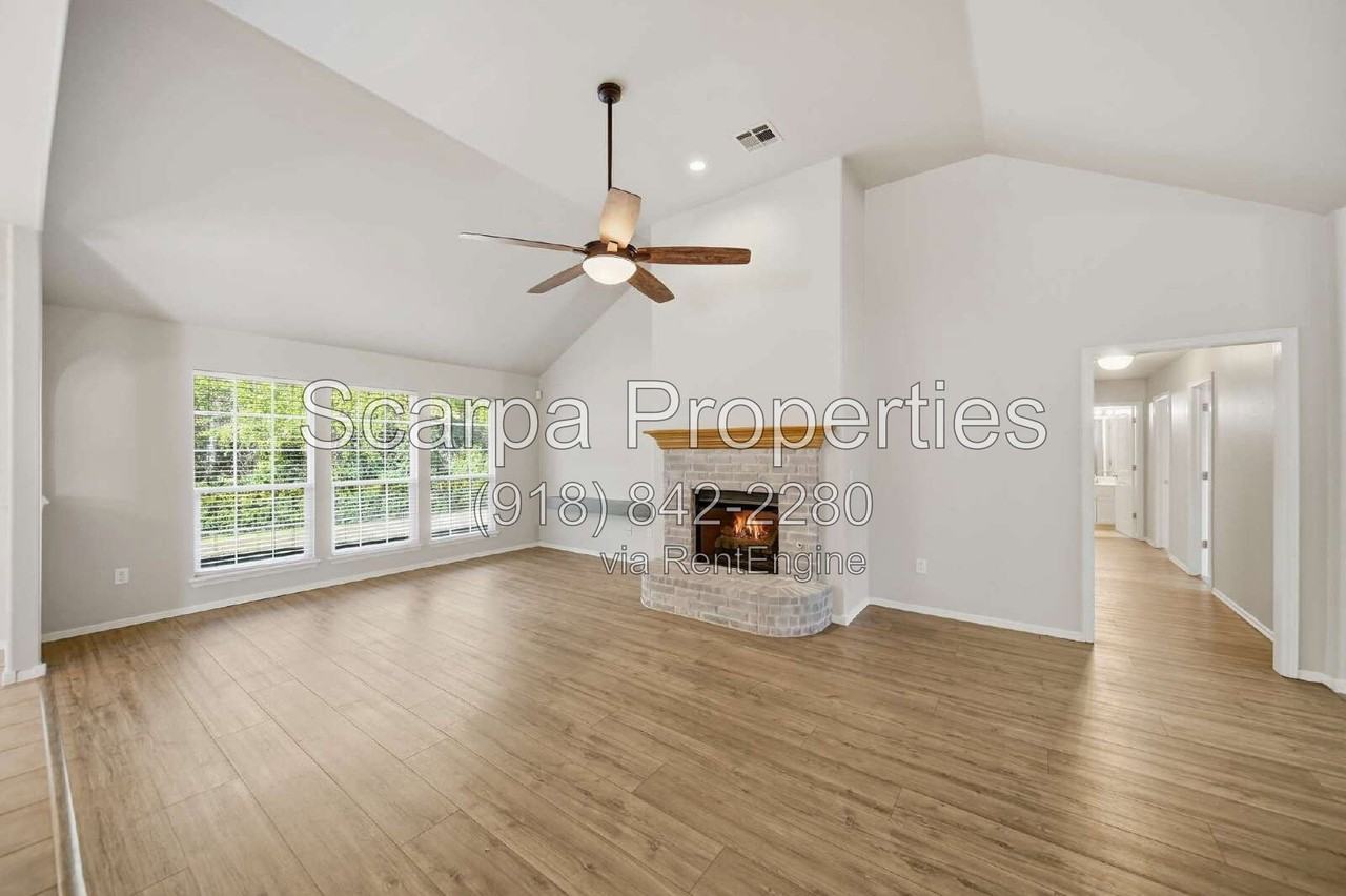 704 S 71st St - Photo 7 of 30