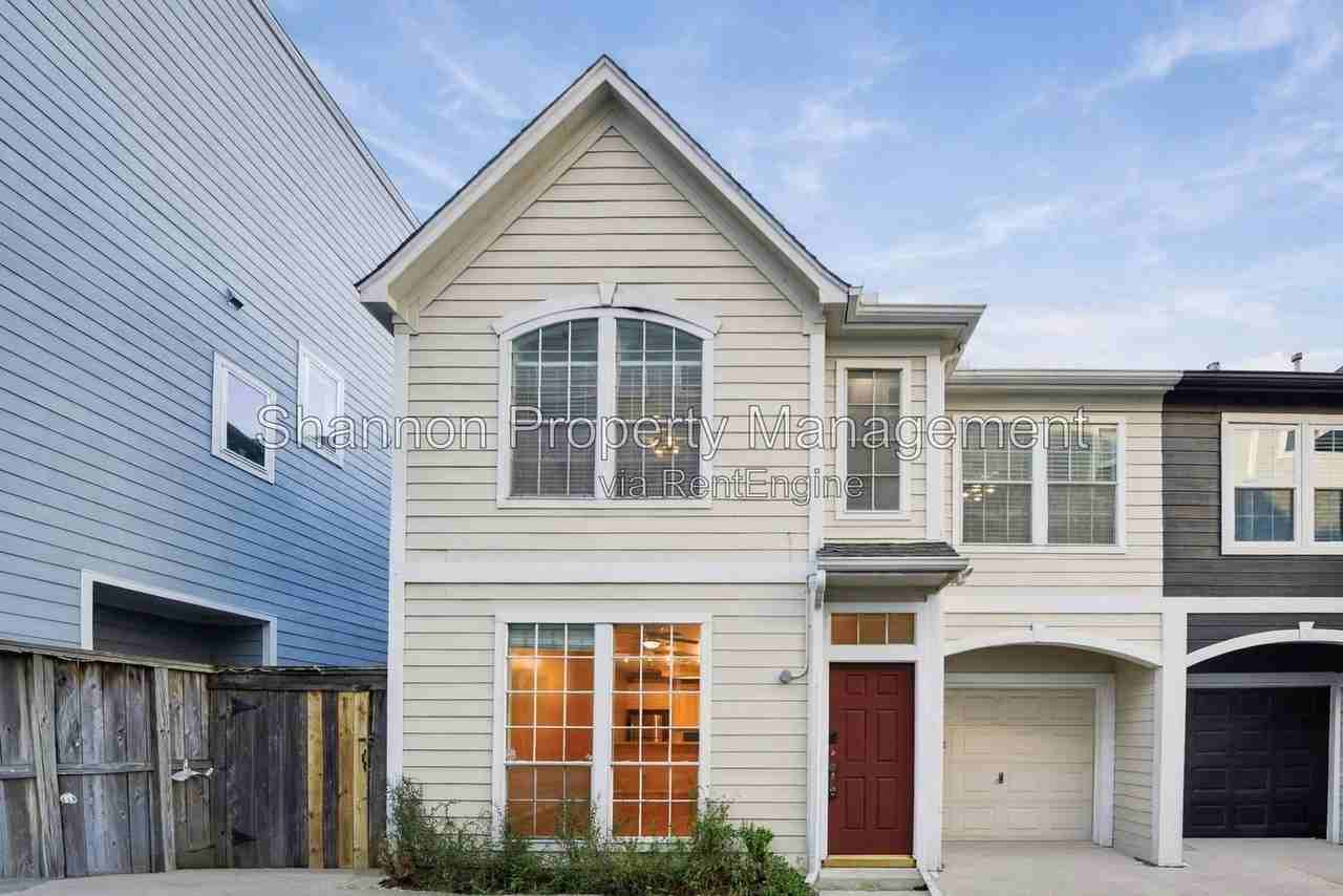 1512 Rosalie St - Photo 2 of 25