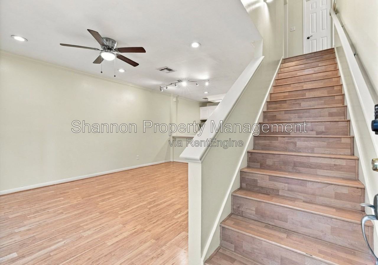 1512 Rosalie St - Photo 3 of 25