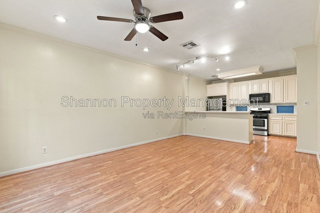 1512 Rosalie St - Photo 4 of 25