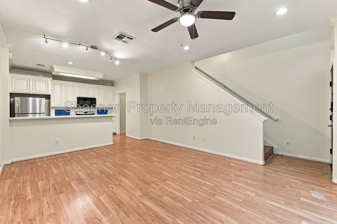 1512 Rosalie St - Photo 5 of 25