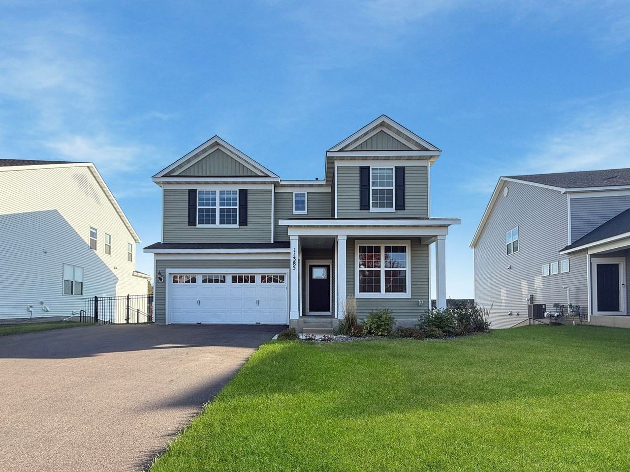 11385 Crestbury Cir - Photo 2 of 28