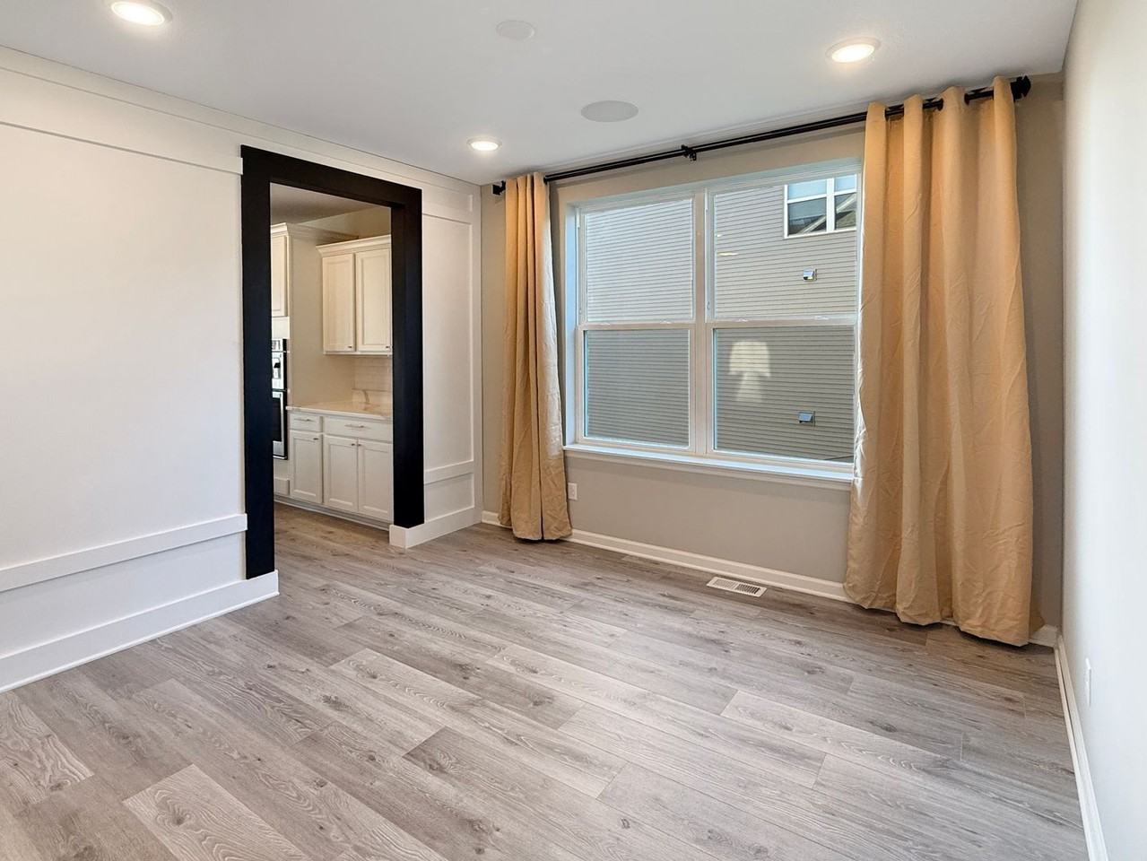 11385 Crestbury Cir - Photo 7 of 28