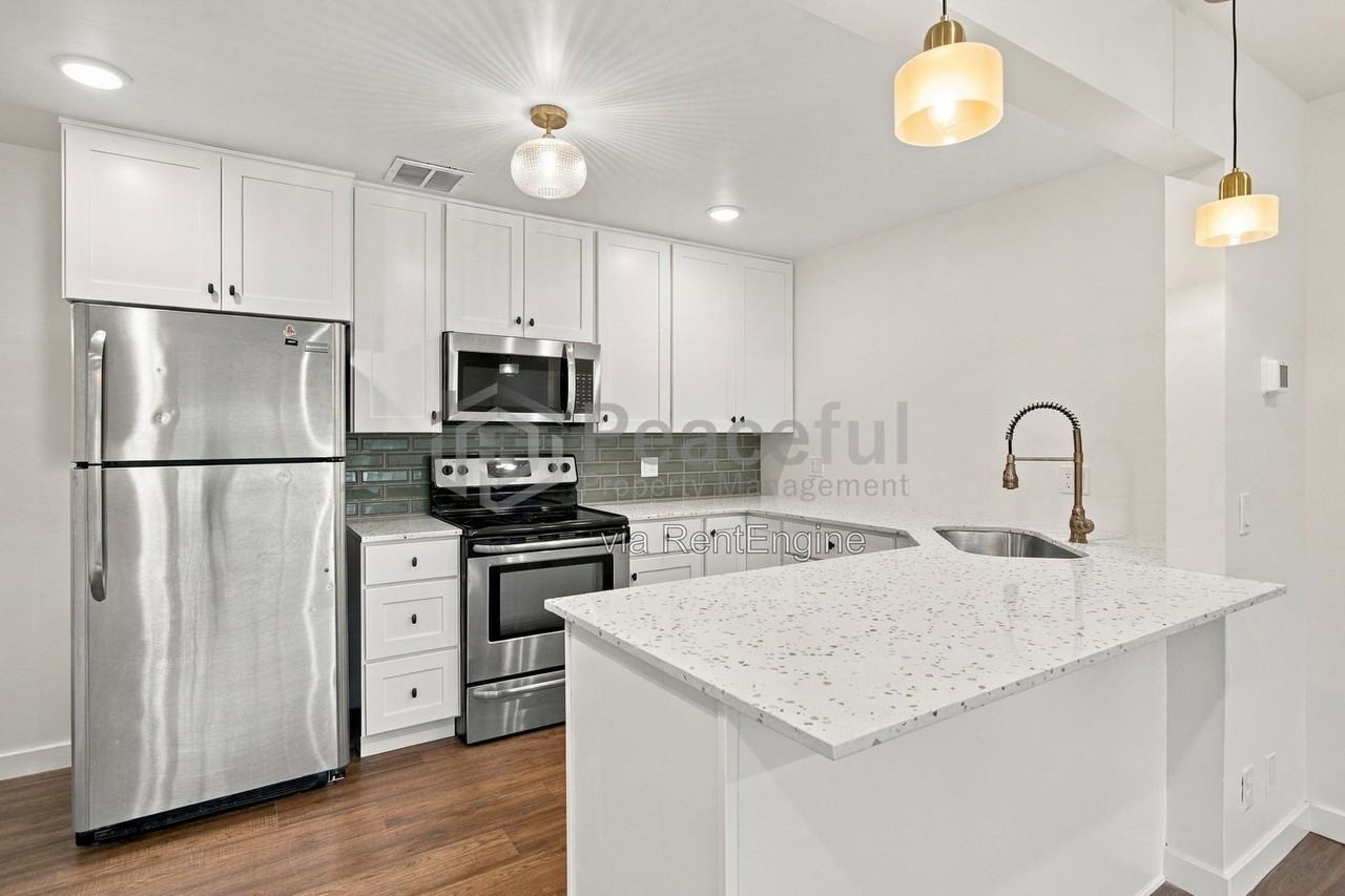 1518 S 1000 E #C - Photo 5 of 30