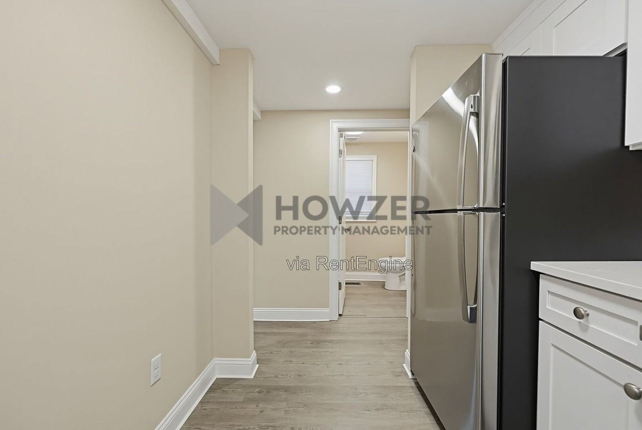 687 Washington St #3 - Photo 4 of 27