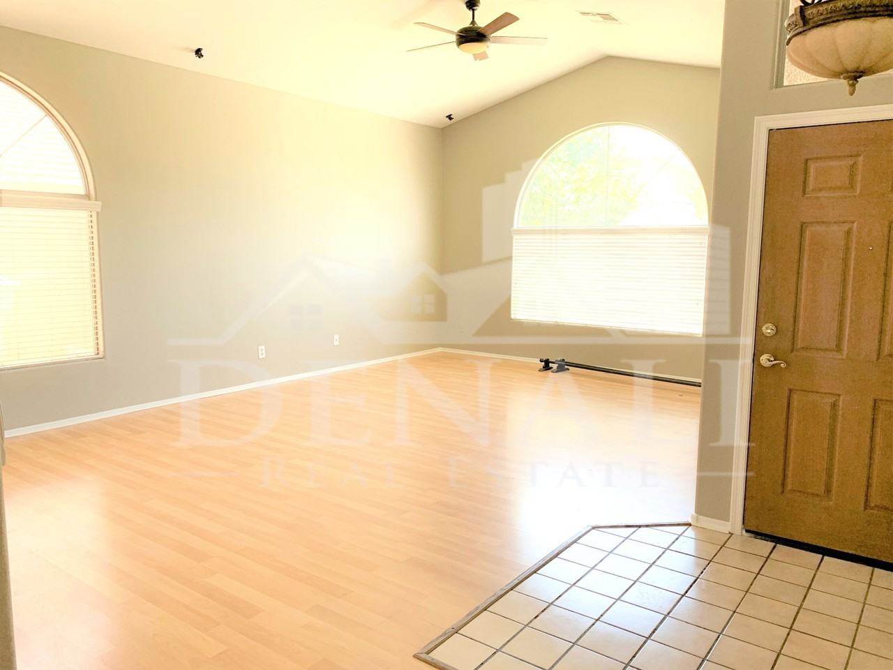 2220 E Marquette Dr - Photo 2 of 11