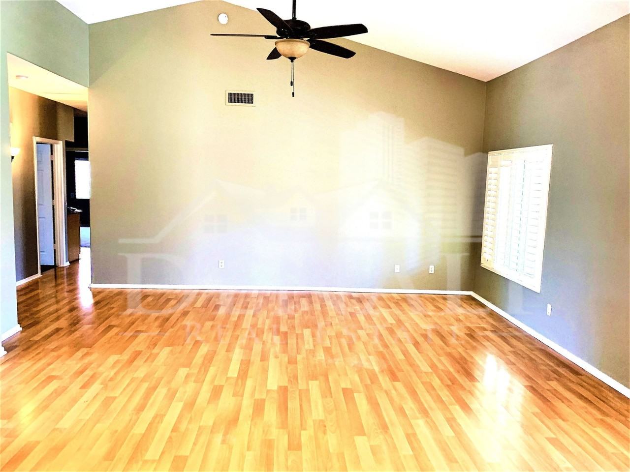 2220 E Marquette Dr - Photo 3 of 11