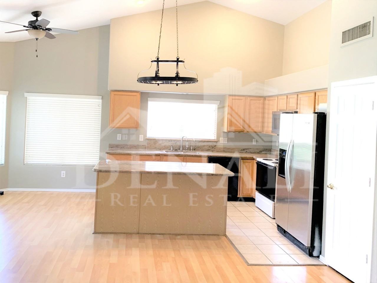 2220 E Marquette Dr - Photo 4 of 11