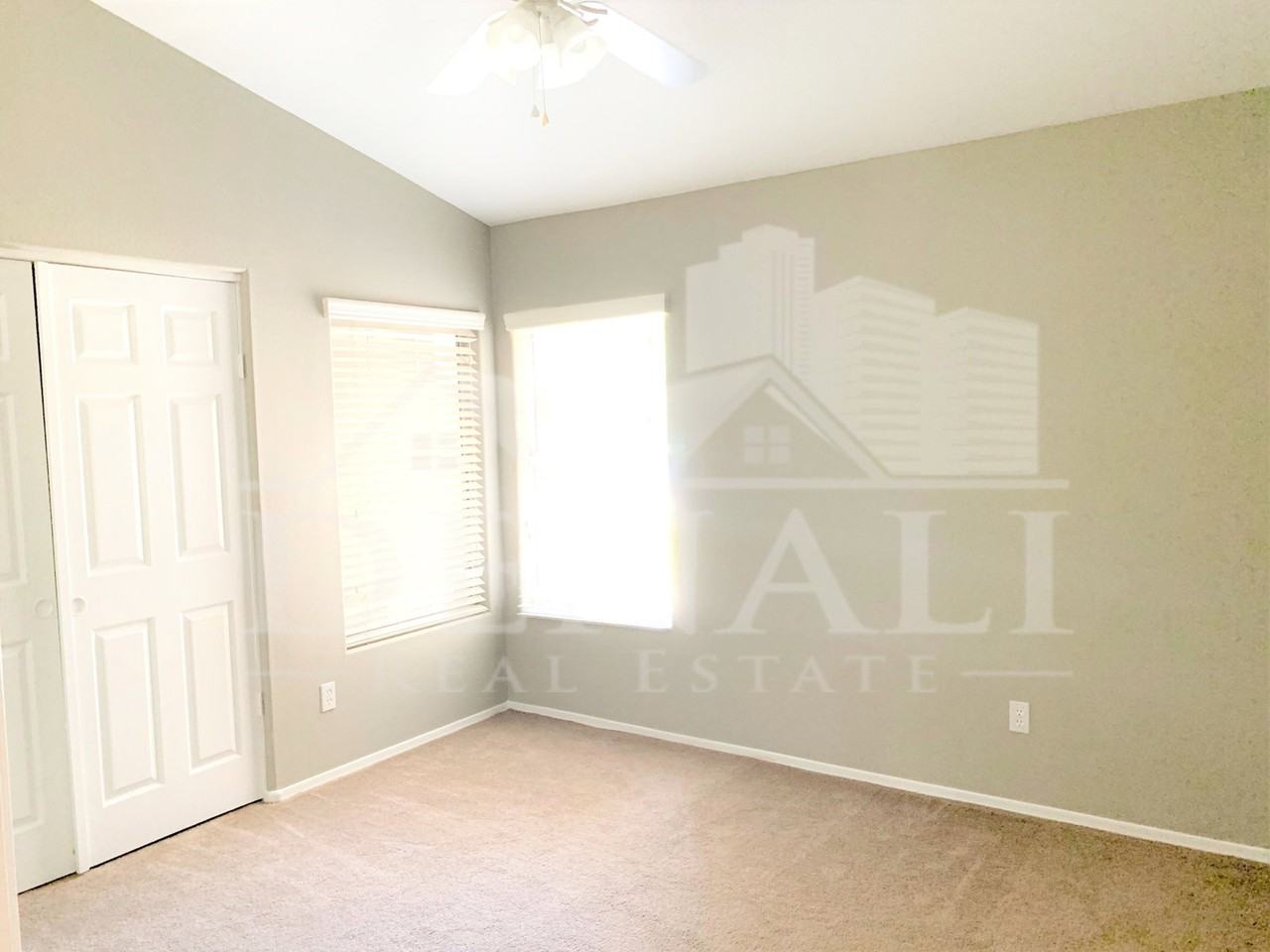 2220 E Marquette Dr - Photo 6 of 11