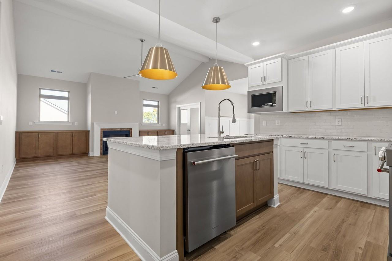 7513 Snow Line Ln - Photo 6 of 43