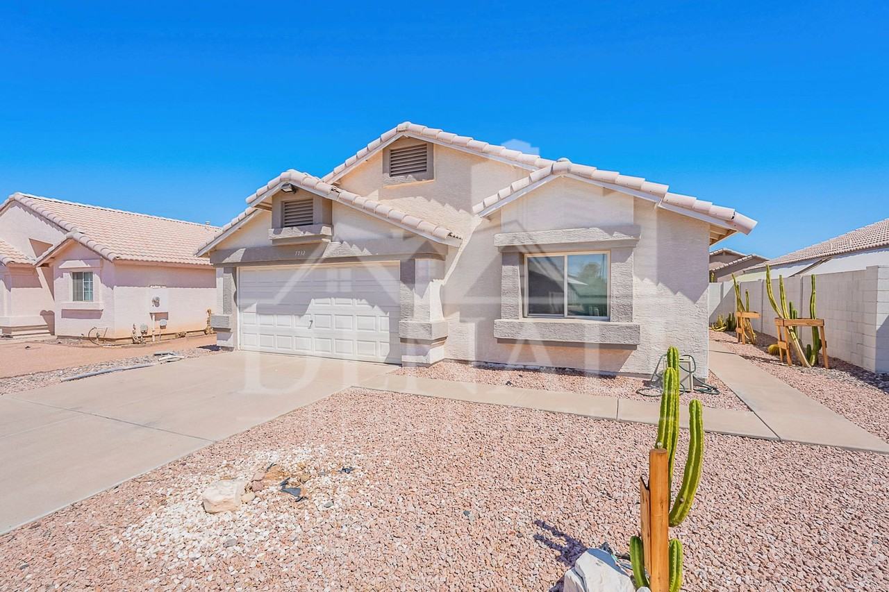 7732 W Rancho Dr - Photo 3 of 32