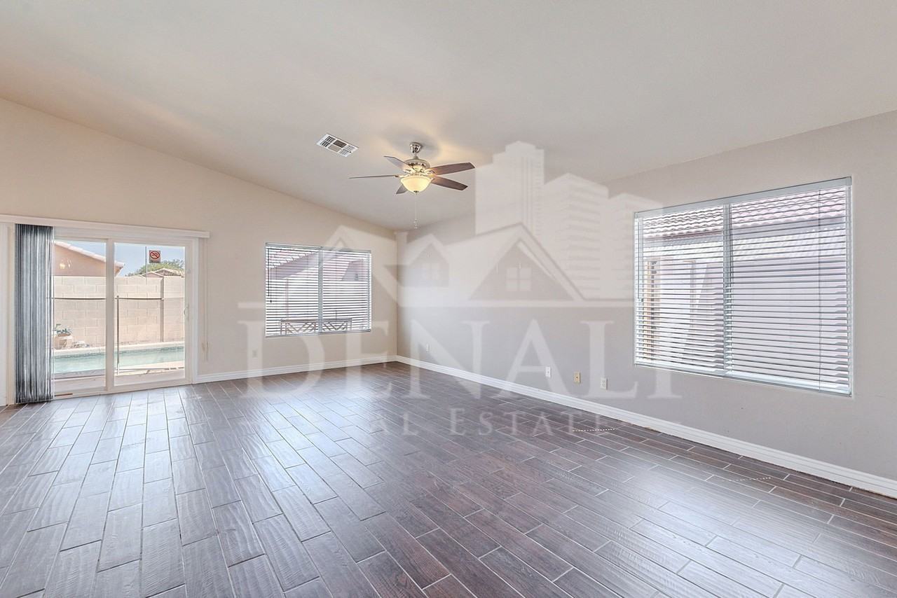 7732 W Rancho Dr - Photo 5 of 32