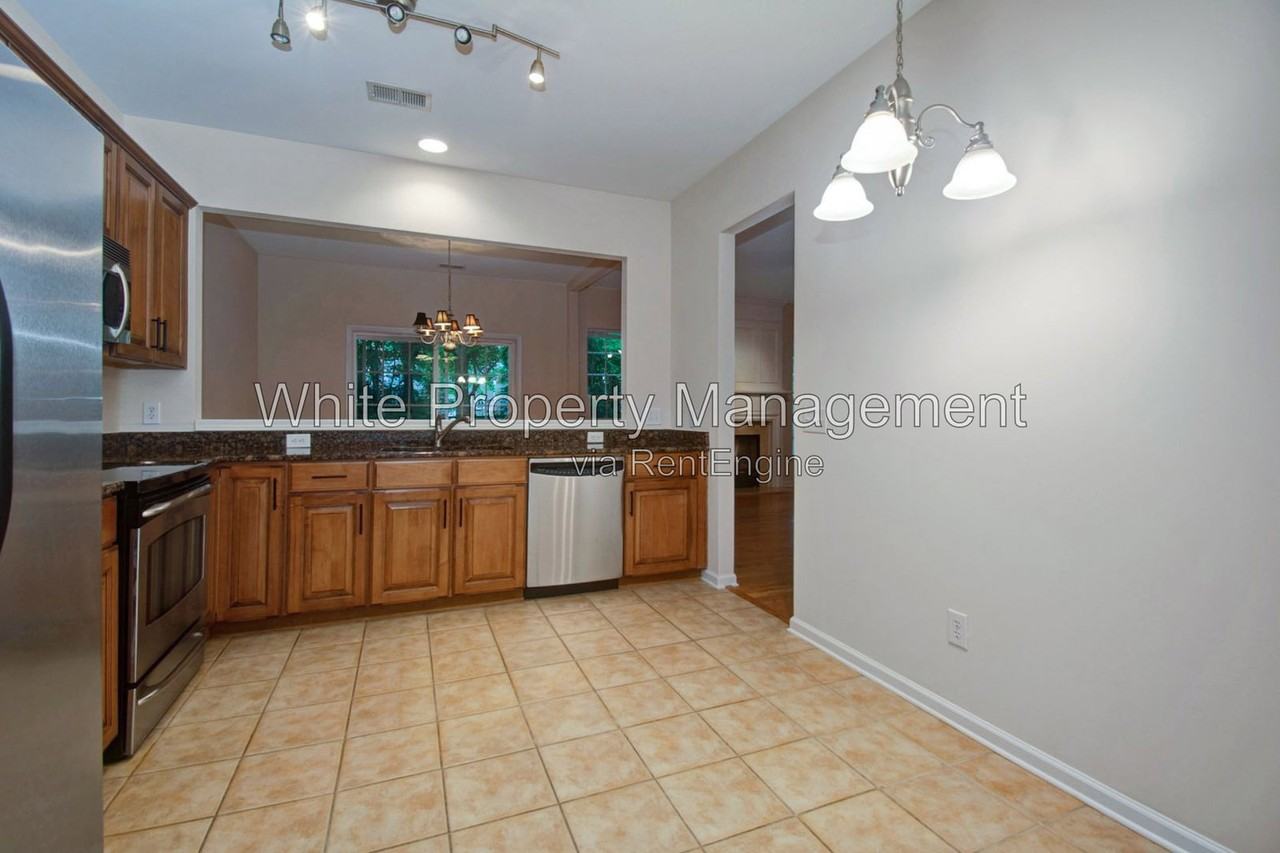 10146 Blakeney Preserve Dr - Photo 7 of 22