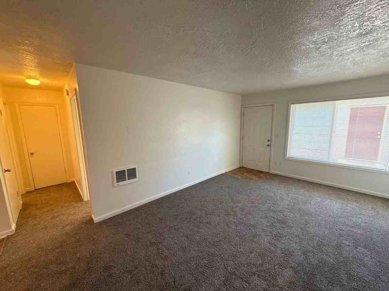 2473 Lee St Se - Photo 3 of 13