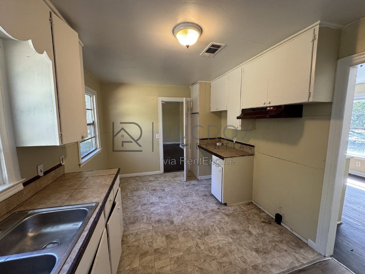 210 Wildwood Ter - Photo 5 of 10