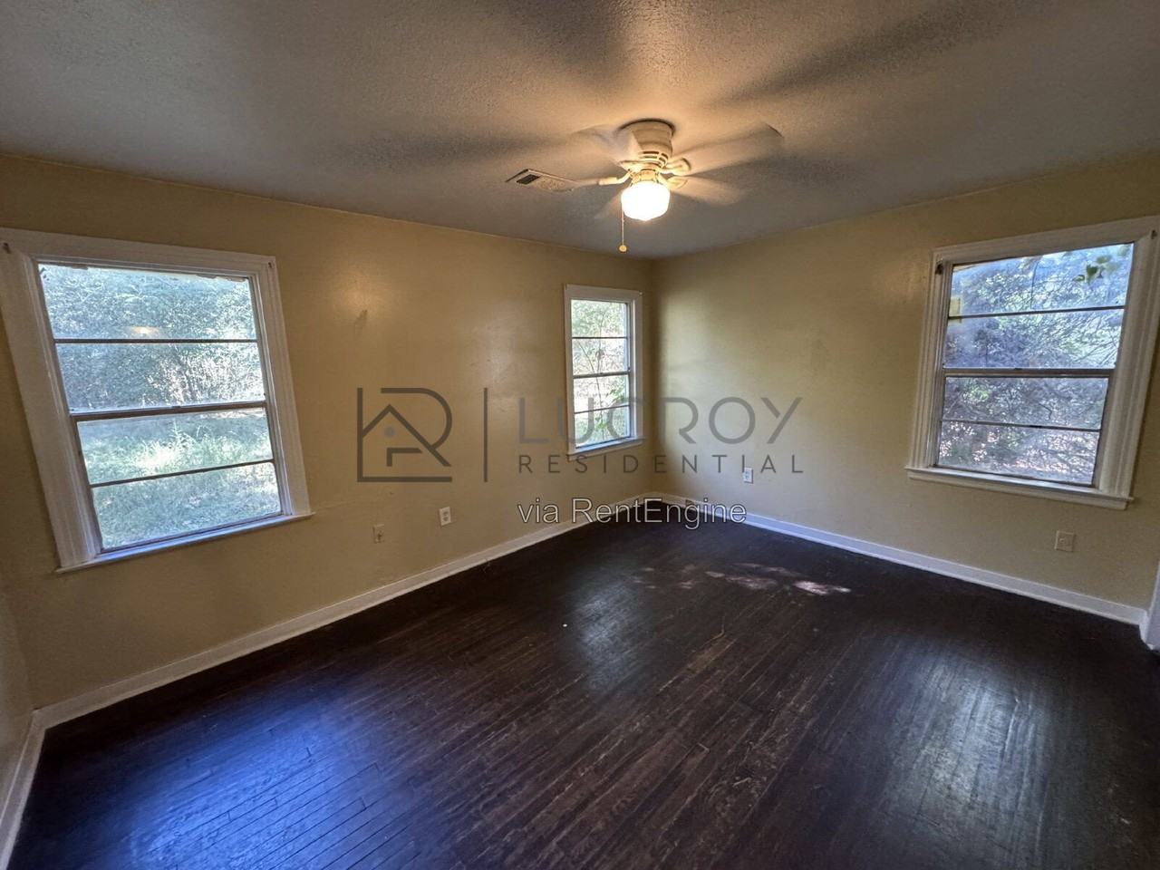 210 Wildwood Ter - Photo 6 of 10