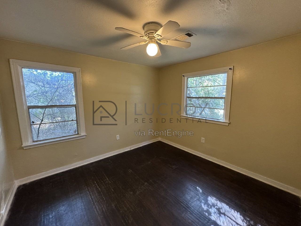 210 Wildwood Ter - Photo 7 of 10