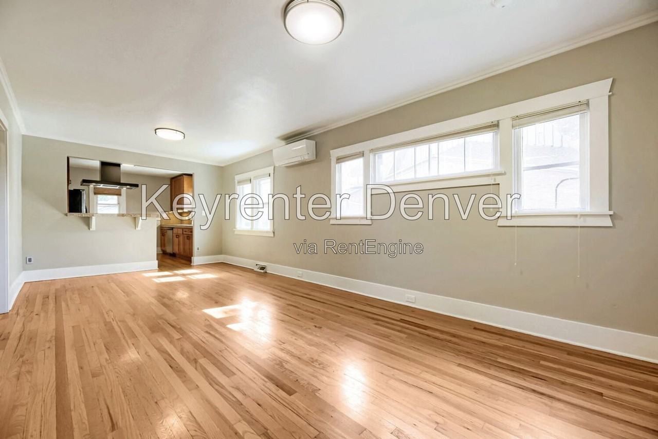 4324 Stuart St - Photo 4 of 18