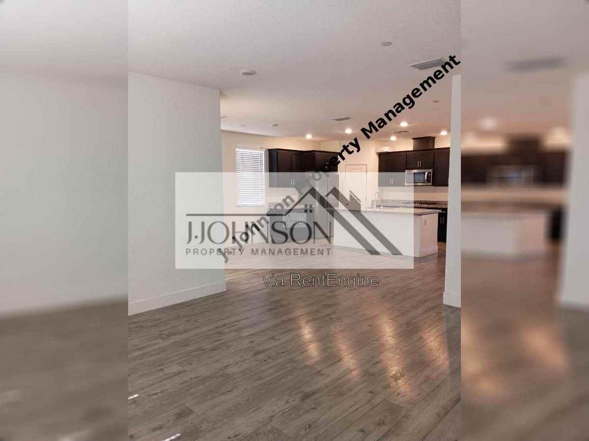 988 Osprey Dr - Photo 2 of 12