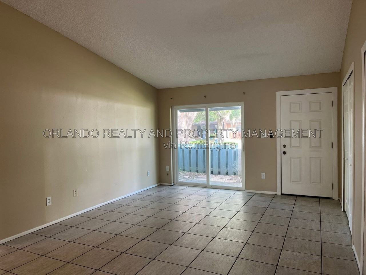 3142 Stonecastle Rd - Photo 4 of 21