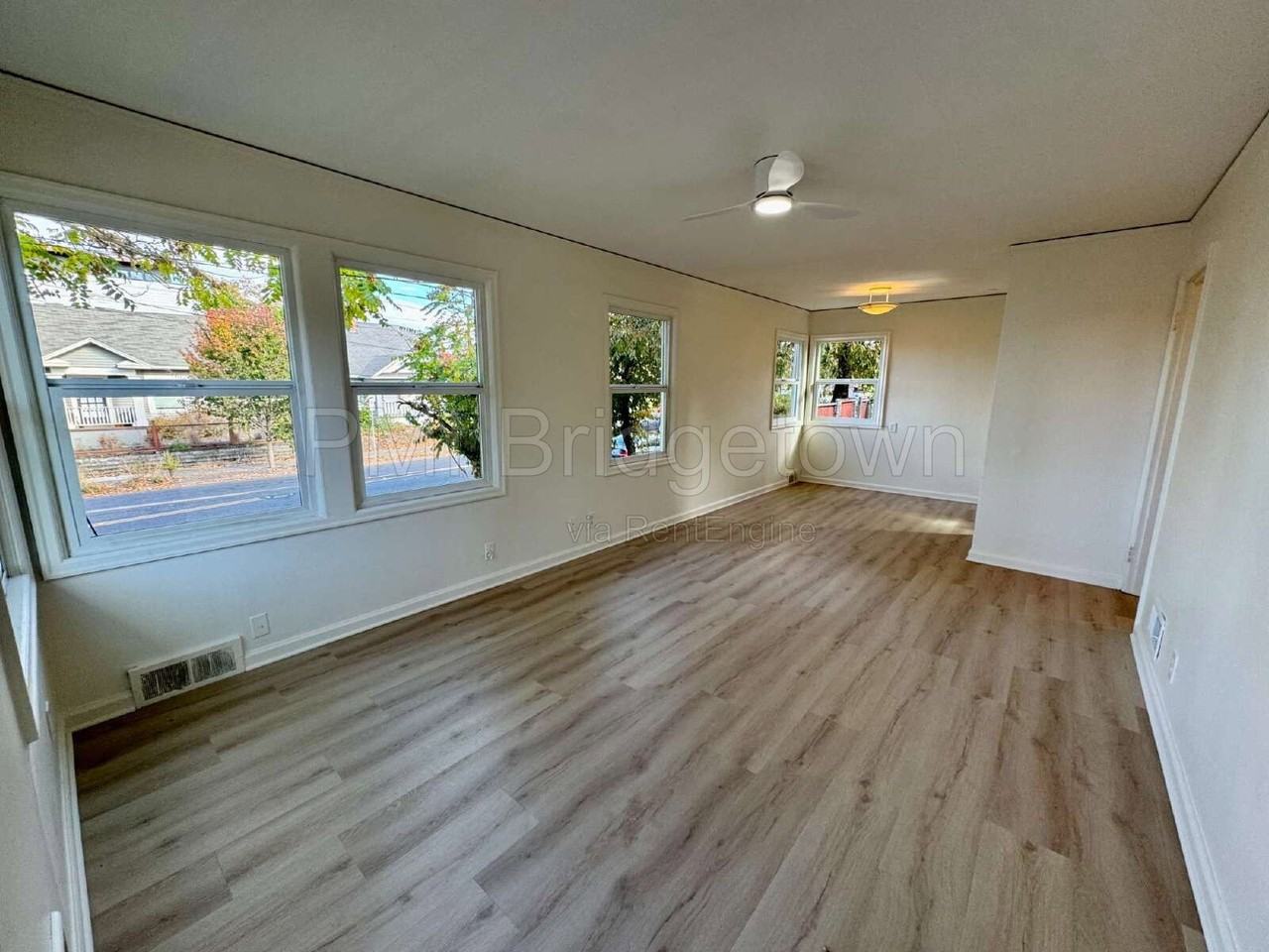 5430 Ne 13th Ave - Photo 3 of 16