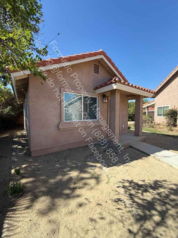13556 Ardmore Pl #B - Photo 3 of 19