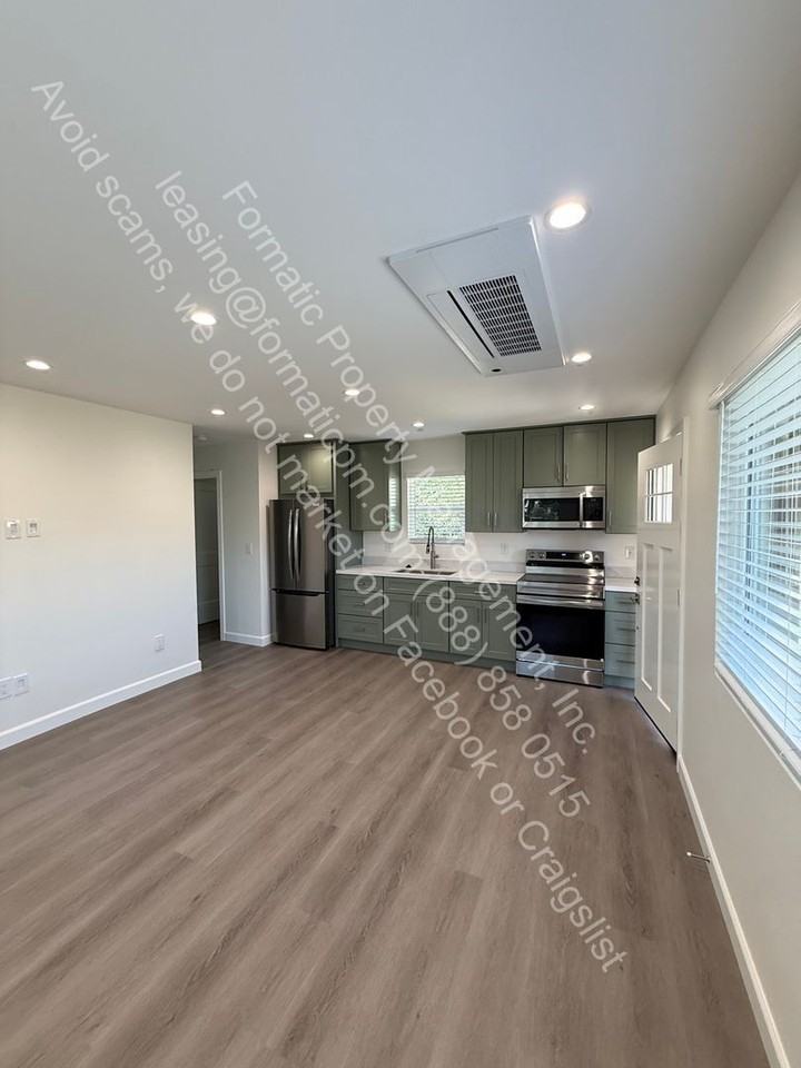 13556 Ardmore Pl #B - Photo 5 of 19