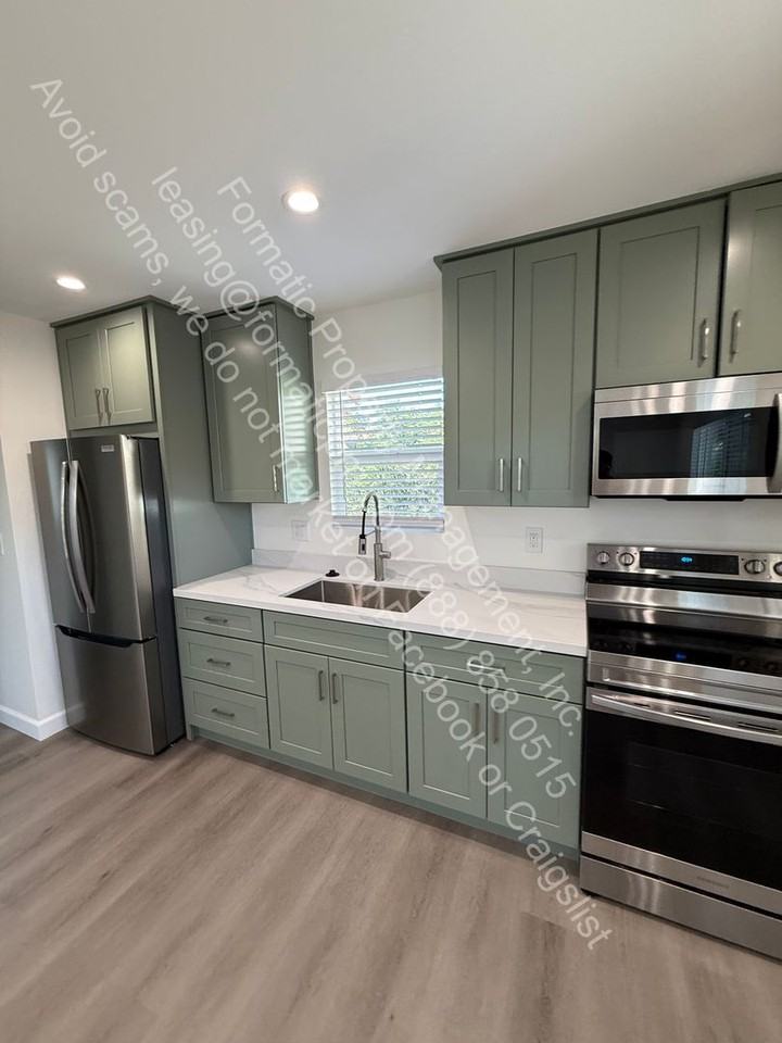 13556 Ardmore Pl #B - Photo 6 of 19