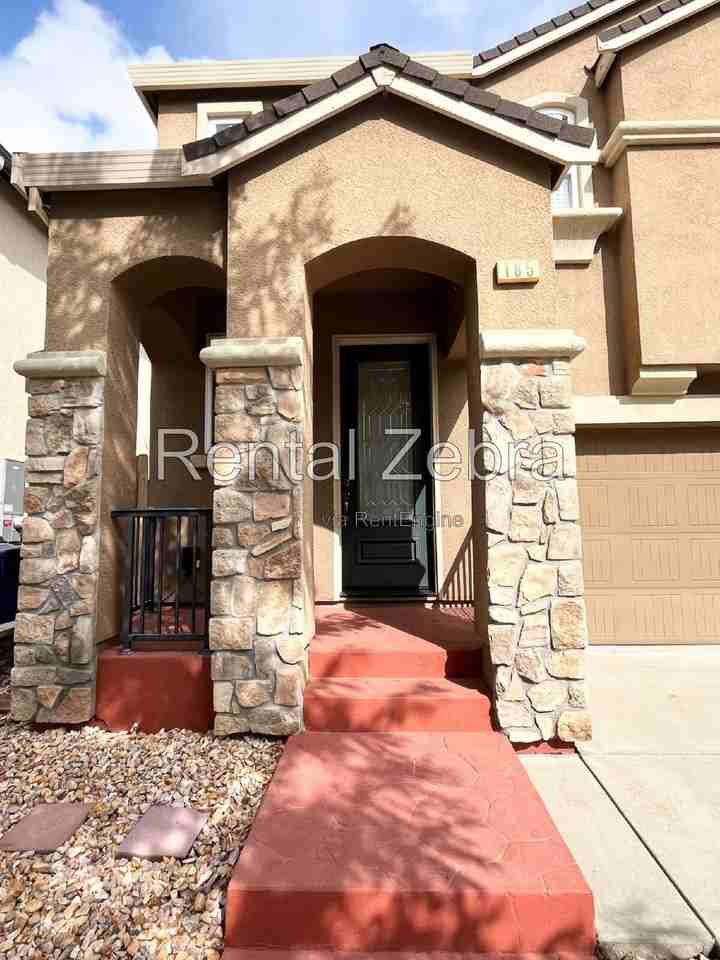 185 Shafer Ave - Photo 2 of 6