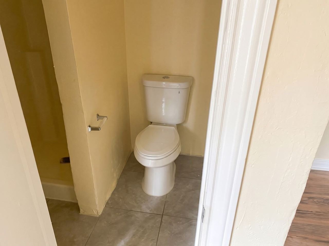 7408 Elsie St #4A - Photo 3 of 4