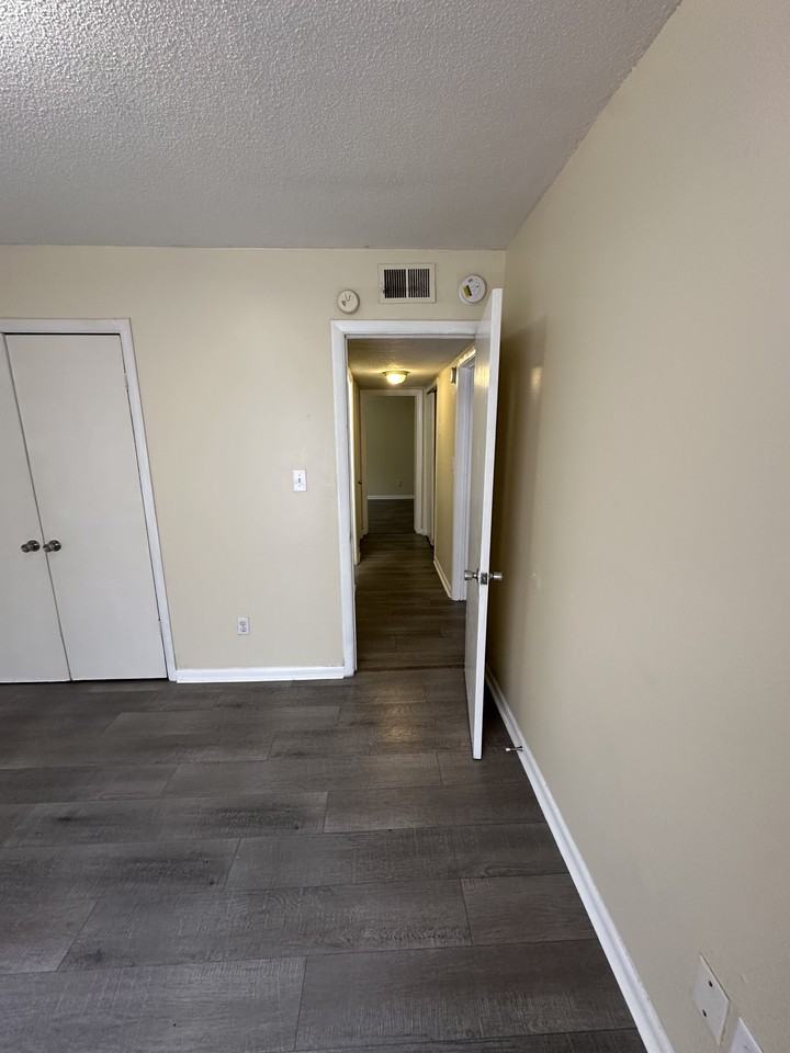 764 81st St S #B - Photo 7 of 26