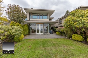 featured image of 2424 Bellevue Ave