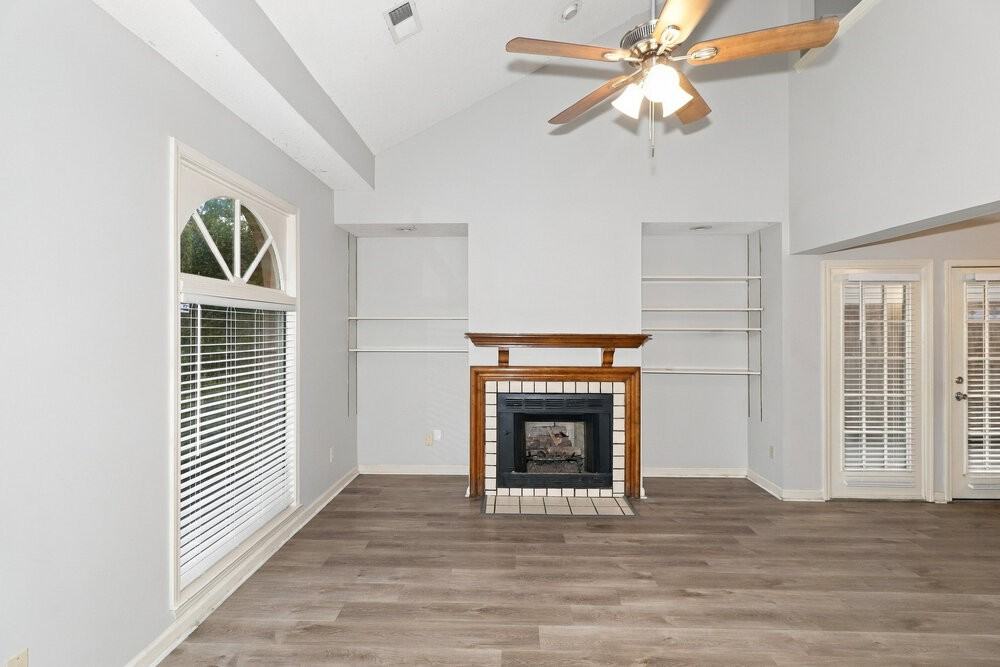 1611 Oaken Bucket Dr - Photo 5 of 17